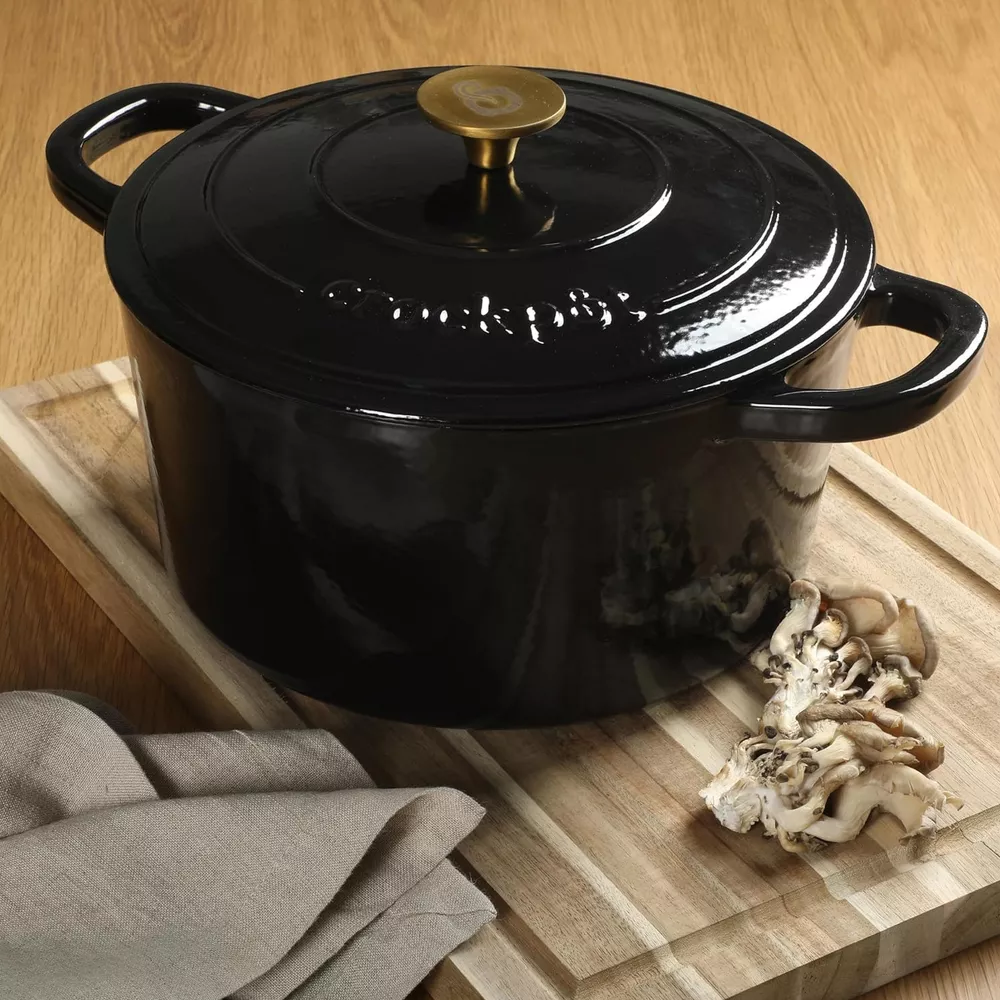 Crock-Pot Artisan 7 Quart Round Enameled Cast Iron Dutch Oven with Lid in Black